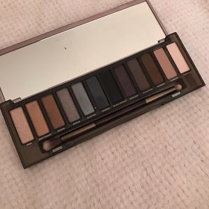 Urban Decay Naked Smokey Eyeshadow Palette